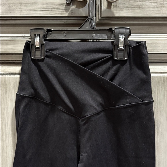 Offline by Aerie Black High-Rise Leggings - Picture 2 of 6